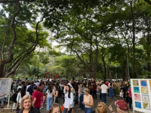 Arte no Bosque reúne grande público com primeira edição da Feira Feito à Mão