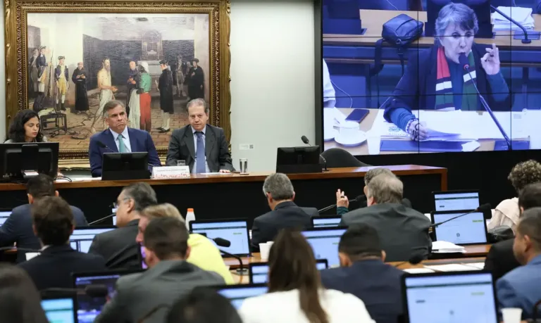 Com 44 votos favoráveis, CCJ da Câmara aprova redução da maioridade penal para 16 anos. O que acontece agora?