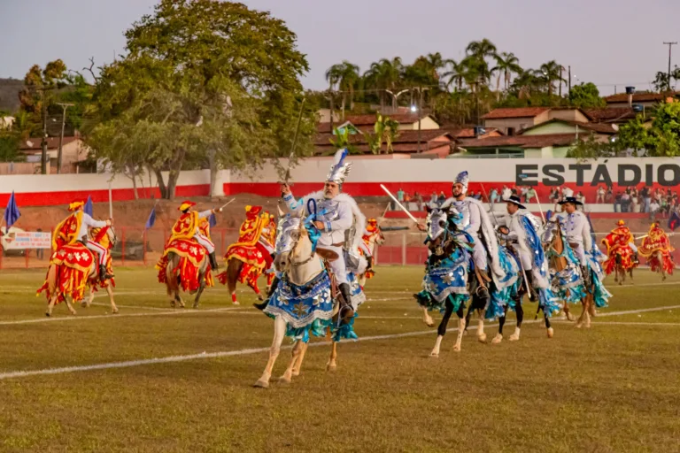 Com apoio do Governo de Goiás, São Francisco de Goiás e Hidrolina realizam Cavalhadas