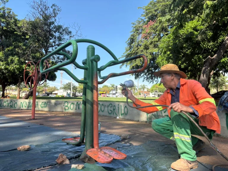 Comurg revitaliza academia da Praça do Violeiro, no Setor Urias Magalhães