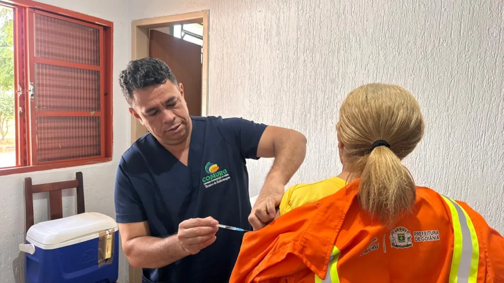 Comurg oferece vacina contra gripe H1N1 a todos os seus servidores