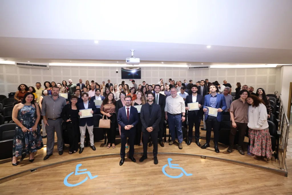 ESA-GO entrega certificados da Especialização em Direito Público realizada em parceria com a UFG