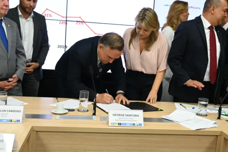 Novo anel viário vai transformar a mobilidade em Goiânia, diz Mabel em evento em Brasília