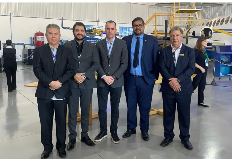 Ministro de Portos e Aeroportos visita Aeródromo de Goiânia