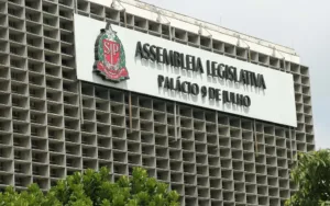 Garantida reserva de vaga na Alesp a candidata impedida de tomar posse por erro em certidão funcional