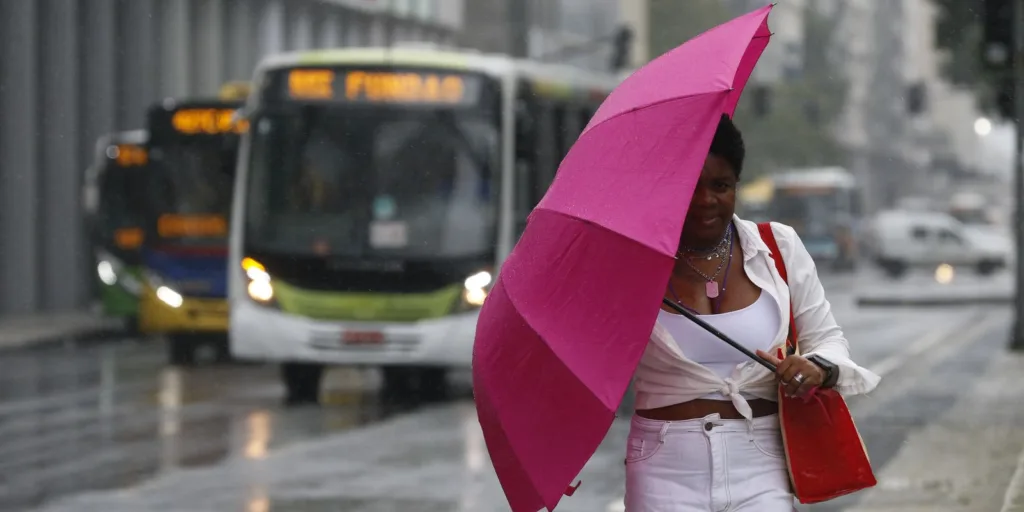 Chuva no RJ cancela show em transmissão gratuita de jogo do Brasil