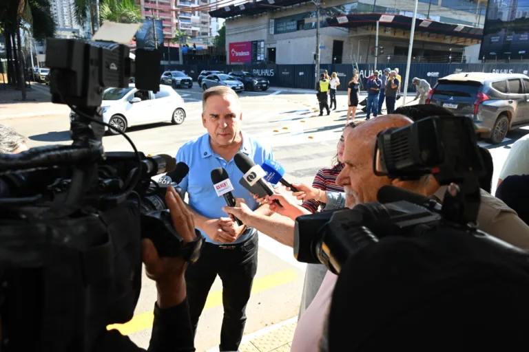 Mabel vistoria novo sistema binário nas avenidas T-10 e T-55, que já operam em sentido único
