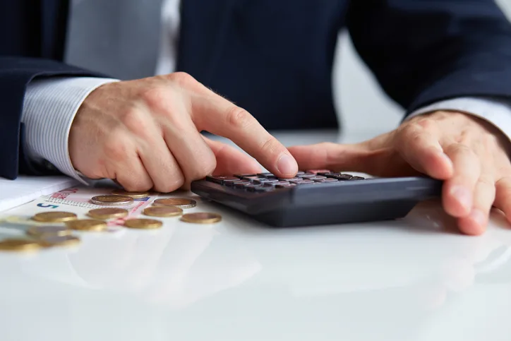 Atrasados do INSS:  especialista explica quando o crédito é pago por RPV e quando vira precatório