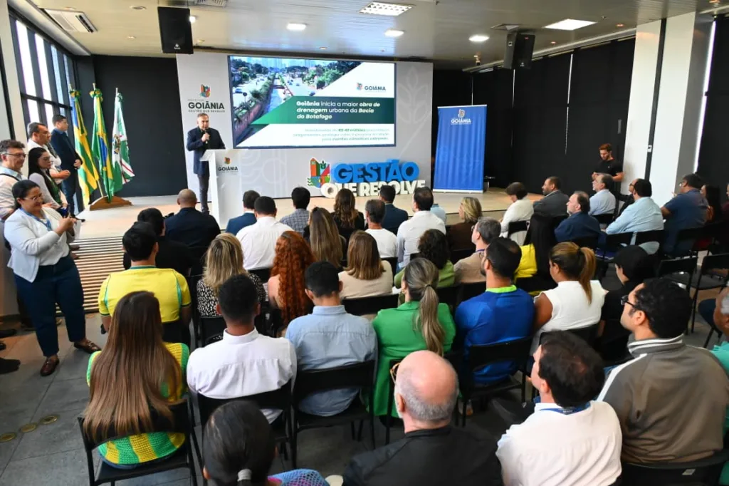 Prefeito Sandro Mabel anuncia primeira grande obra de contenção de alagamentos na bacia do Córrego Botafogo