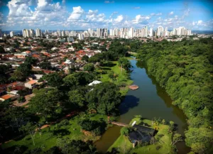 Frente fria mantém manhã amena em Goiânia e há chance de chuva isolada nesta quinta-feira (25)