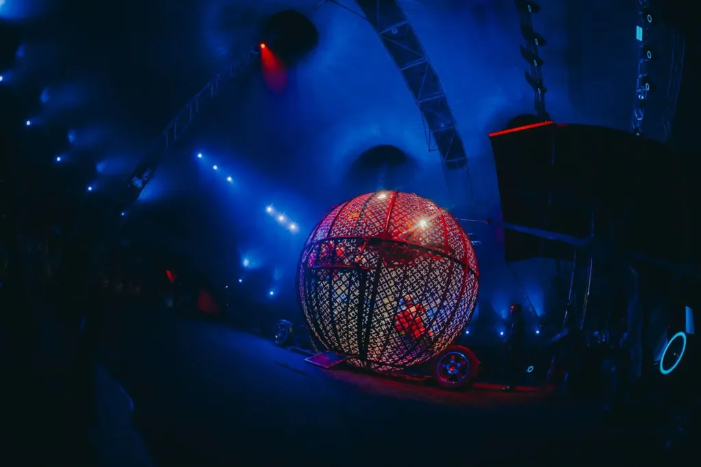 Real Circo estreia em Goiânia com Globo da Morte e freestyle motocross