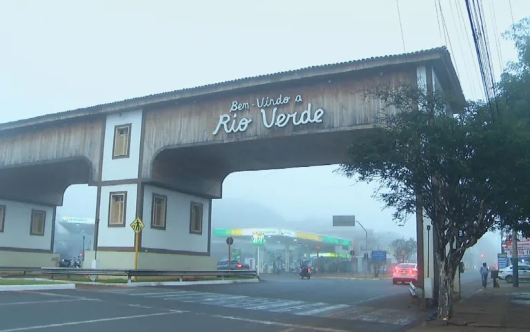 Rio Verde registra neblina e frio intenso neste inverno