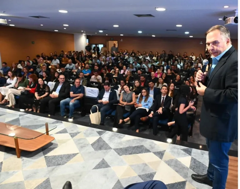 Prefeito Sandro Mabel abre o Conecta – Licitar para aperfeiçoar servidores na Nova Lei de Licitações