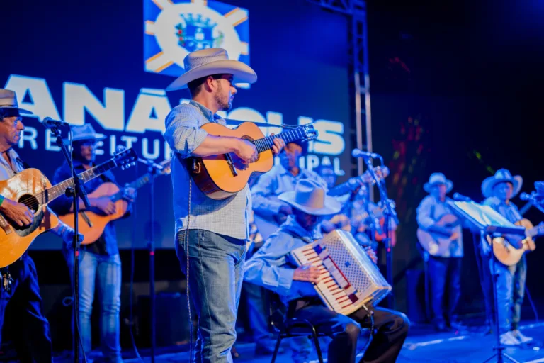 Anápolis recebe Orquestra de Violeiros em espetáculo de sertanejo raiz