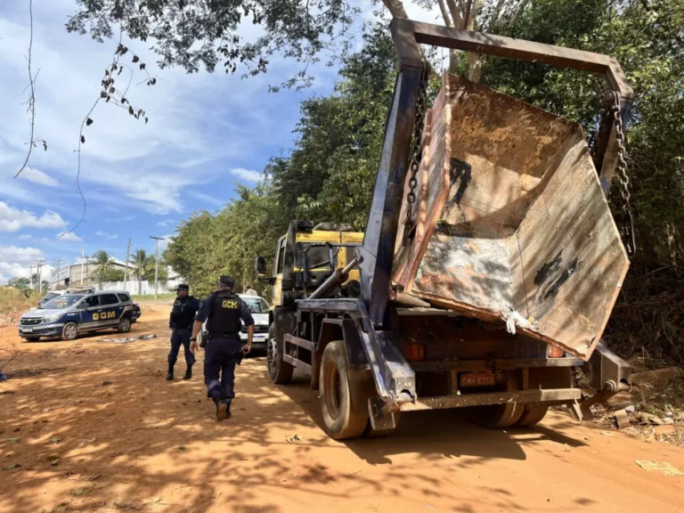 GCM flagra descarte irregular de entulho e empresa é multada em cerca de R$ 12 mil