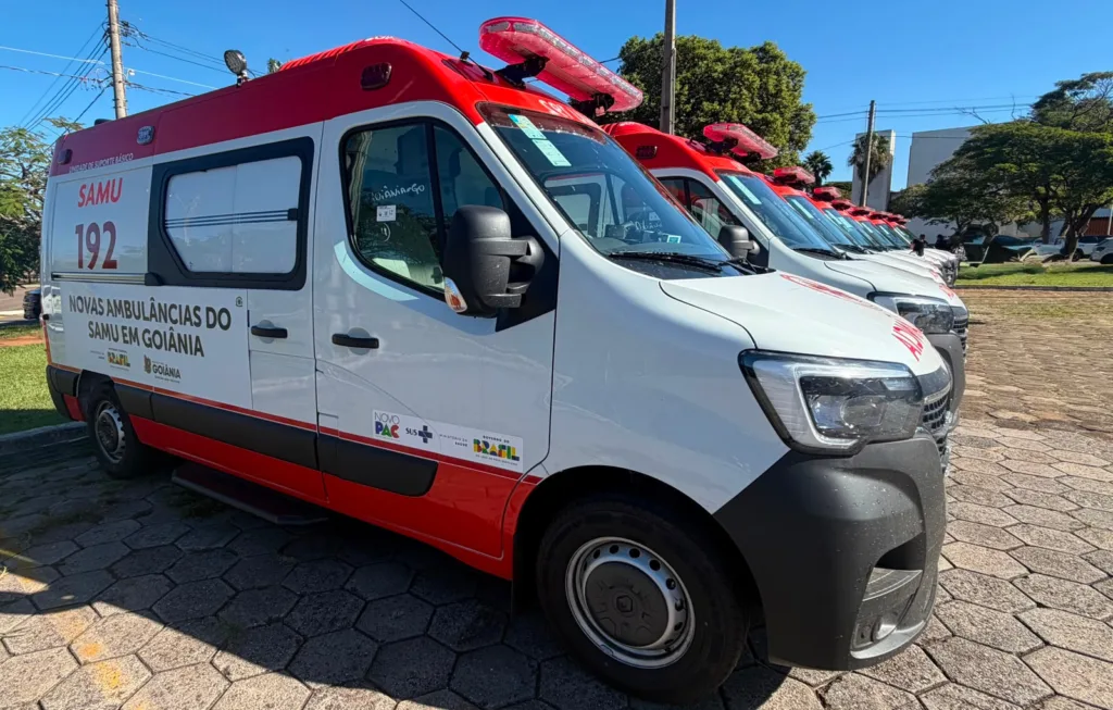 Prefeitura de Goiânia recebe sete novas ambulâncias para ampliar frota própria do SAMU