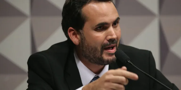 Subsídio de R$ 0,35 ao diesel não será retomado, diz ministro