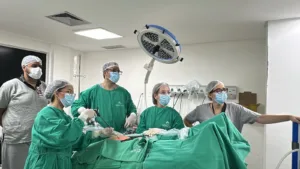 Hospital e Maternidade Dona Iris amplia cirurgias ginecológicas por vídeo com nova torre de tecnologia avançada