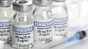 Mesmo em plano antigo, Ipasgo deve reembolsar medicamento negado a idosa em UTI
