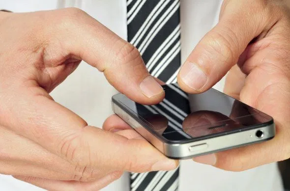 WhatsApp pode ser usado por advogado para comunicar ao cliente renúncia ao mandato, decide TRT-GO