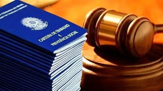 Justiça manda reenquadrar servidora da Saúde colocada em nível inferior após mudança na carreira