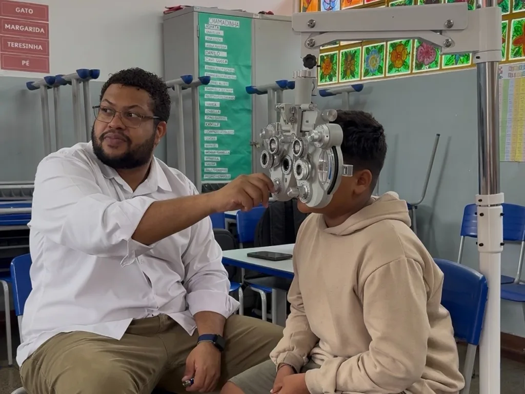 Projeto “Tô Vendo” leva atendimento oftalmológico a estudantes da Rede Municipal de Educação
