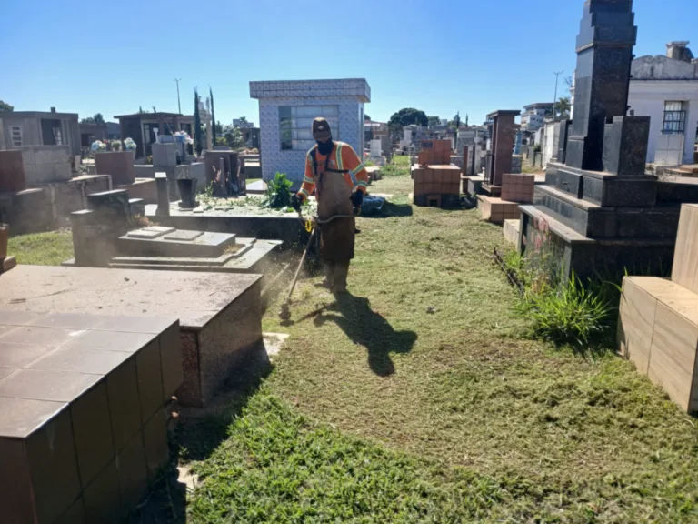 Comurg inicia nova etapa de limpeza nos cemitérios municipais