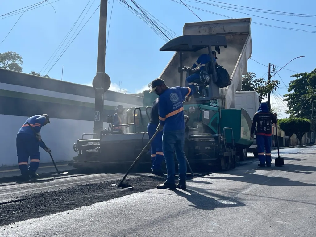 Prefeitura de Goiânia leva recapeamento a 28 mil m² de vias no Parque das Laranjeiras