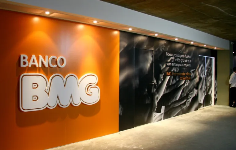 Banco não comprova empréstimos e é condenado por descontos em benefício previdenciário