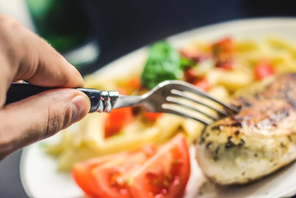 TJGO admite IRDR sobre auxílio-alimentação de servidores temporários do Estado