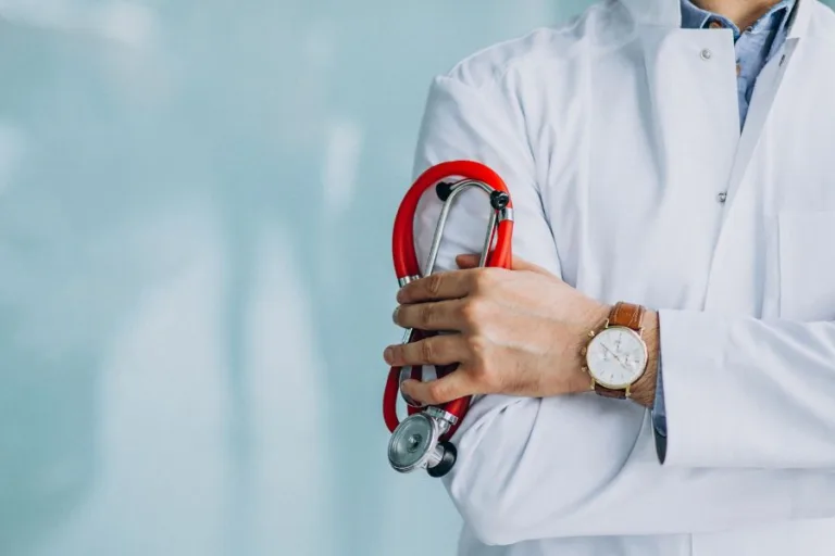 Bolsa de residência médica pode ser penhorada para pagamento de dívida trabalhista, entende TRT-GO