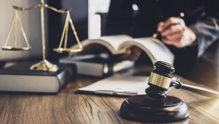 Trabalhador é condenado por litigância de má-fé após faltar à audiência e se contradizer ao justificar ausência