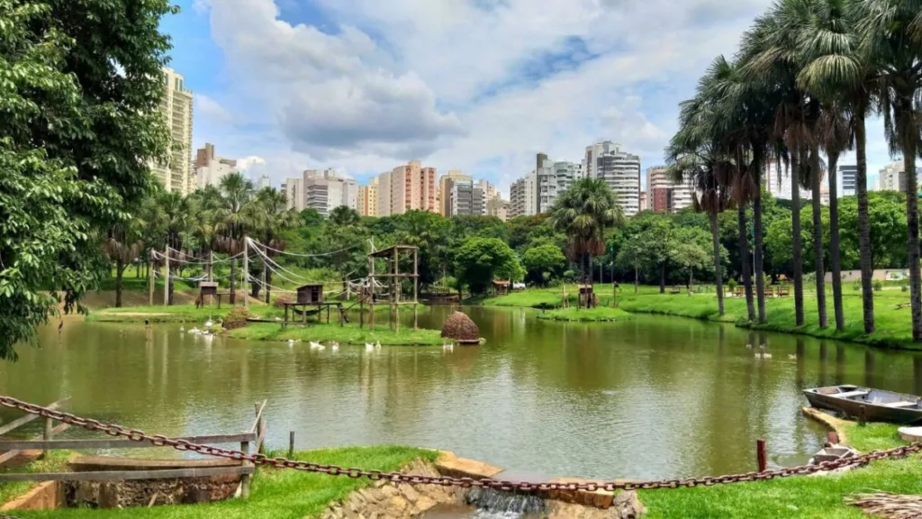 Zoológico promove diversão e contato com a natureza de quarta a domingo