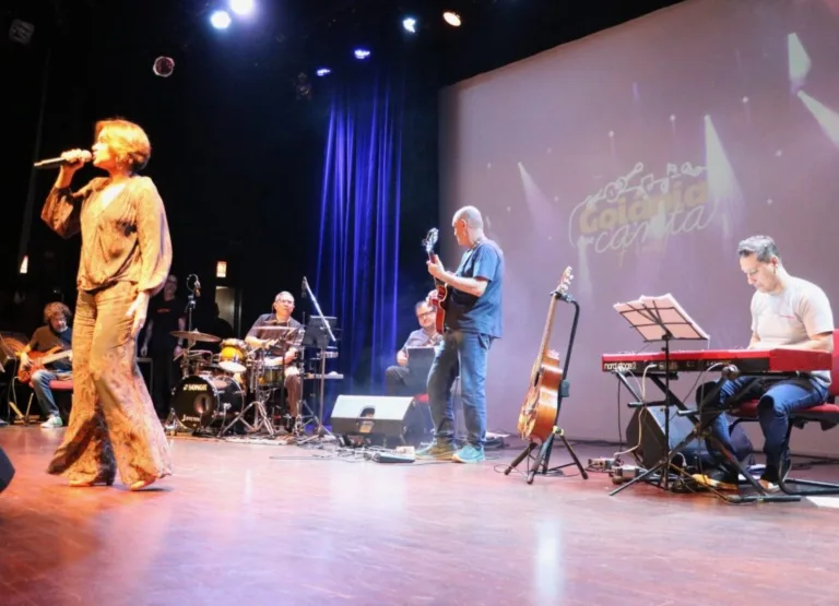 Cantores goianos se apresentam em escolas municipais