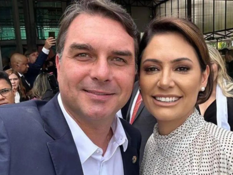 Michelle Bolsonaro e Flávio Bolsonaro gravam vídeo de campanha juntos após colocarem "pedra na desavença"