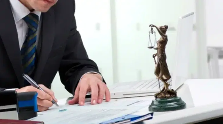 Nova lei assegura assistência de advogado em processos administrativos em Goiânia