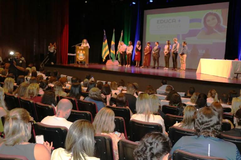 Goiânia promove seminário sobre leitura e escrita na alfabetização em