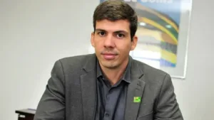 Pedro Sales deixa disputa por vaga na Câmara e deve retornar a Brasília para retomar carreira no STF