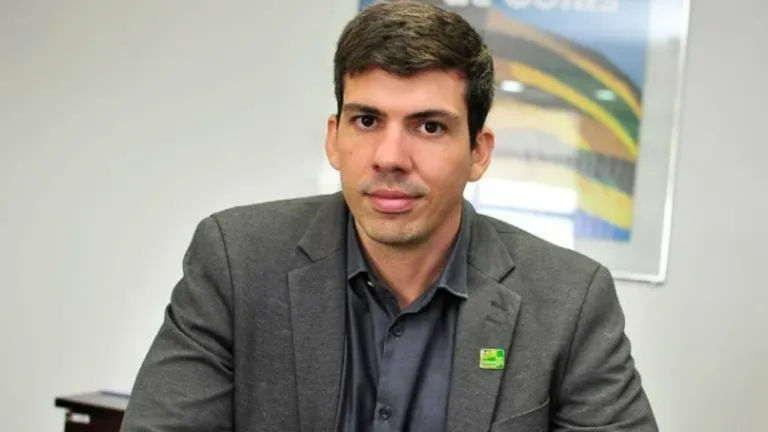 Pedro Sales deixa disputa por vaga na Câmara e deve retornar a Brasília para retomar carreira no STF