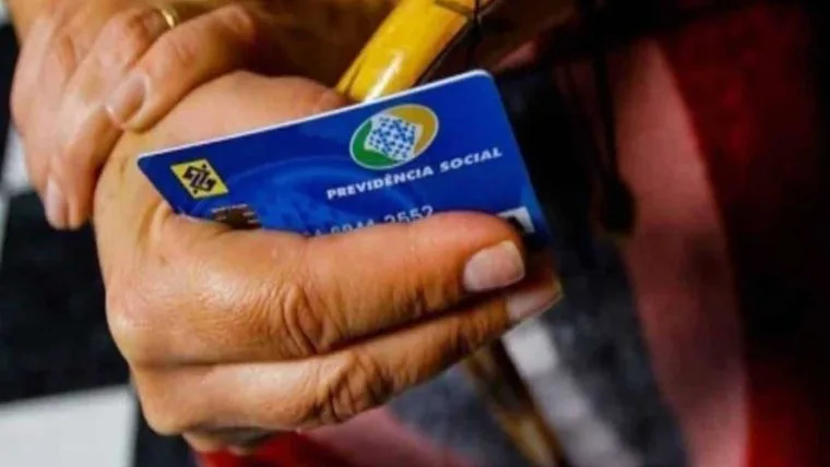 Pais podem trabalhar sem perder automaticamente o BPC de filho com deficiência, explica especialista