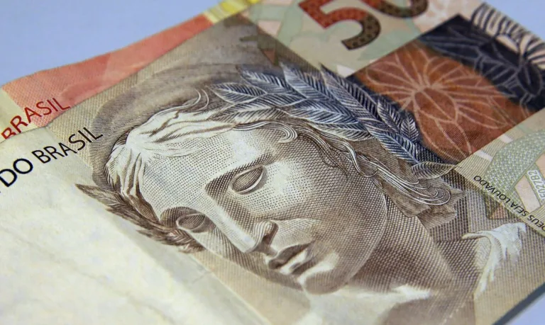 Câmara aprova regras para reajuste de custas judiciais e isenção para quem ganha até R$ 5 mil