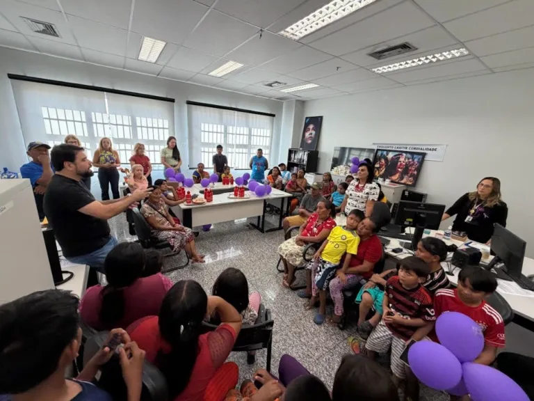 Prefeitura promove roda de conversa sobre violência contra a mulher com comunidade indígena migrante Warao