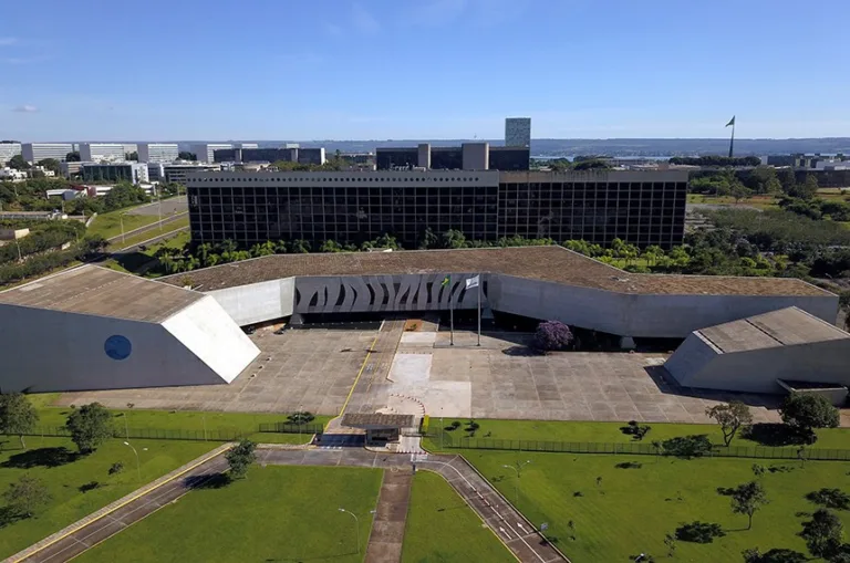 Nova lei sancionada cria filtros de relevância para recursos e deve reduzir ações no STJ