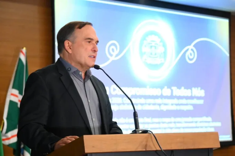 Mabel abre evento voltado à qualificação de profissionais para o cuidado integral da pessoa idosa