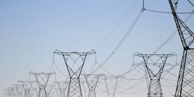 ONS suspende geração excedente de energia pela segunda vez no ano
