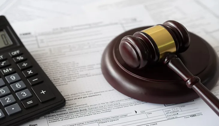 TJGO reduz pena de 11 para 3 anos de condenada em caso de repasses de gratificações por servidores
