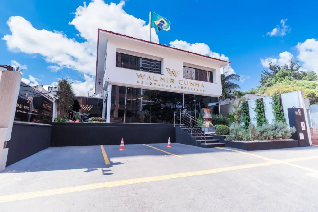 Escritório Walmir Cunha abre vagas para advogado(a) trabalhista e estagiários de Direito