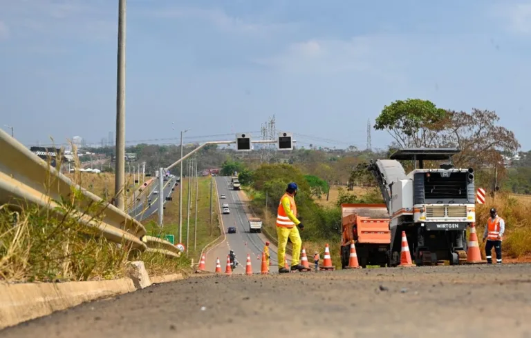 Cinco rodovias de Goiás e acesso viário de Aparecida de