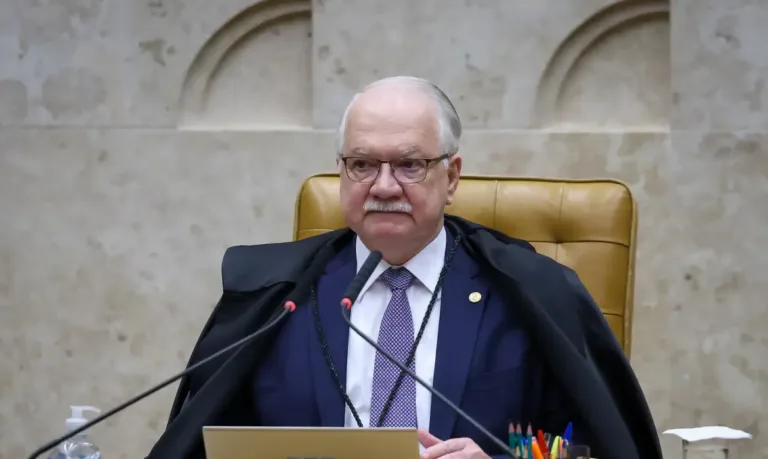 A pedido do presidente Edson Fachin, André Mendonça retira parte de sigilo do caso Master
