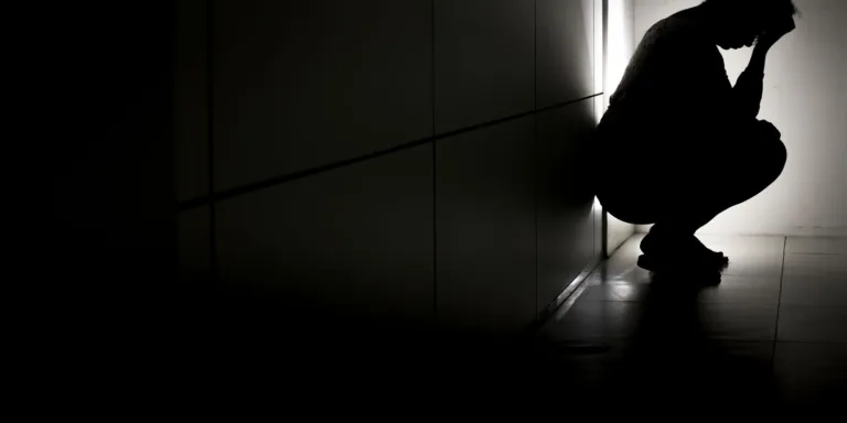 Prevenção ao suicídio: profissionais de saúde destacam riscos com bets